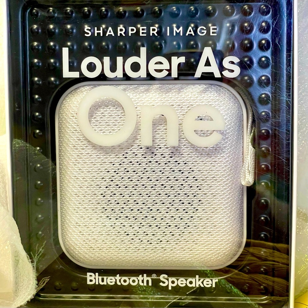 SHARPER IMAGE
Bluetooth Speaker NEW in Box